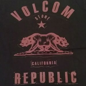 Volcom Shirts & Tops - Volcom boys Sz XL black graphic t shirt Volcom Shirts & Tops - Volcom boys Sz XL black graphic t shirt